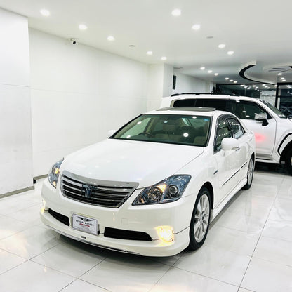 Toyota Crown Royal Saloon G 3.5 Hybrid 2011