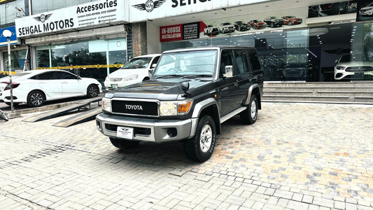 Toyota Land Cruiser 70 Series M/T 1997