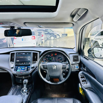 Toyota Crown ATHLETE Hybrid 2013
