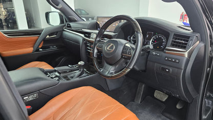 Lexus LX 570 Black Sequence 2020