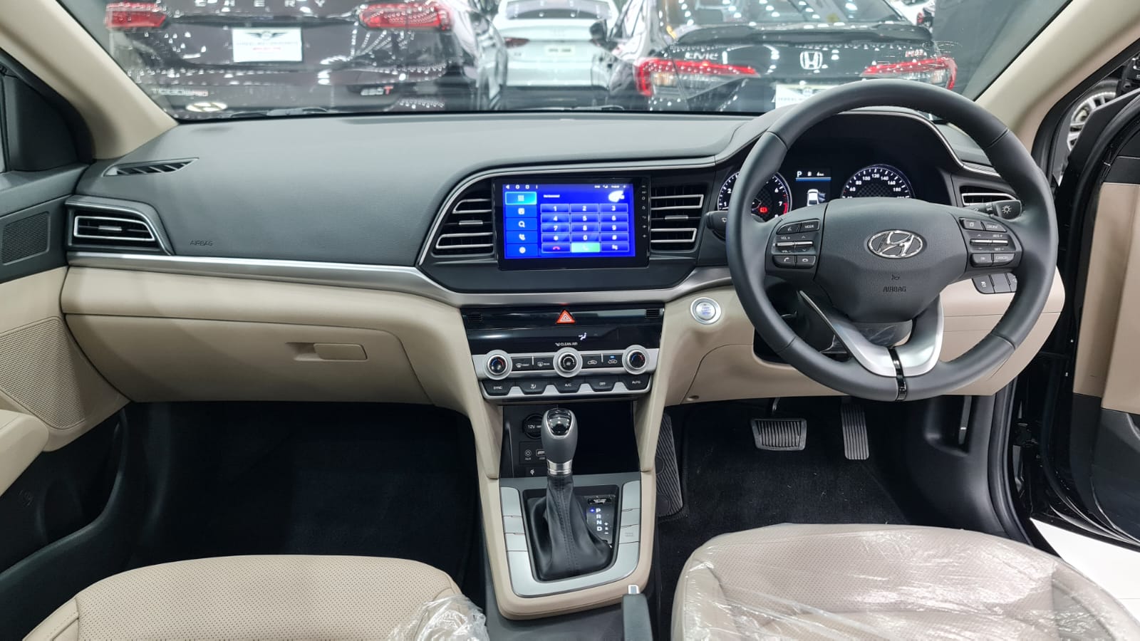 Hyundai Elantra Gls CVT Model 2024 fronts seat's view