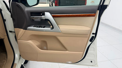 Toyota Land Cruiser Ax 2014