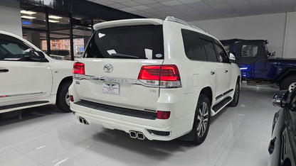 Toyota Land Cruiser AxG Selection  2013