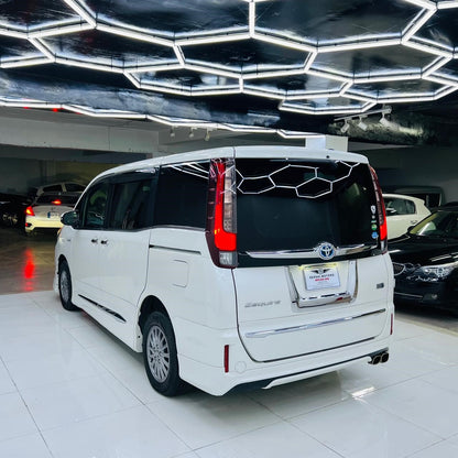 Toyota Esquire Gi Premium 2015