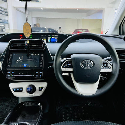 Toyota Prius S Safety Package 2018