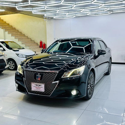 Toyota Crown ATHLETE Hybrid 2013