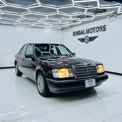 Mercedes Benz E Class E220 M/T 1993