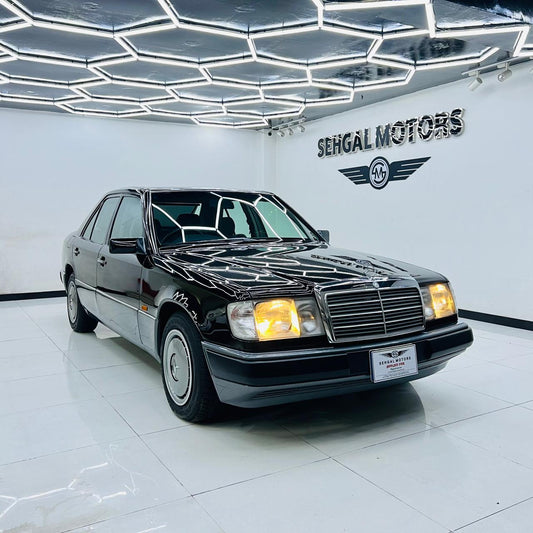 Mercedes Benz E Class E220 M/T 1993