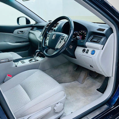 Toyota Crown 3.5L Hybrid Royal Saloon 2011