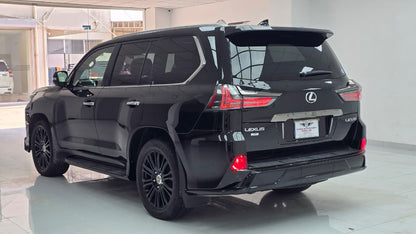 Lexus LX 570 Black Sequence 2020