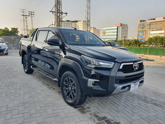 Toyota Hilux Revo V  2020