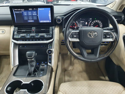 Toyota Land Cruiser LC 300 ZX 2021